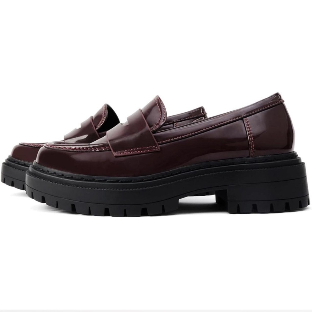 Soda chunky platform Pantent faux leather burgundy loafers
